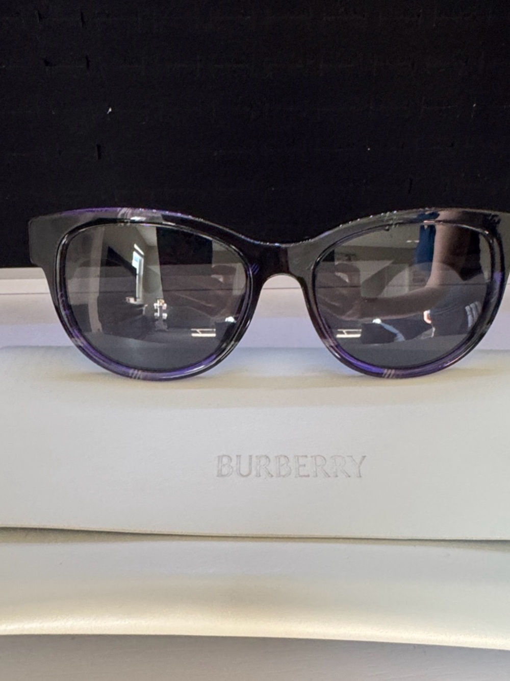 Burberry Purple and Black Sunglasses Used w case - Picture 10 of 10
